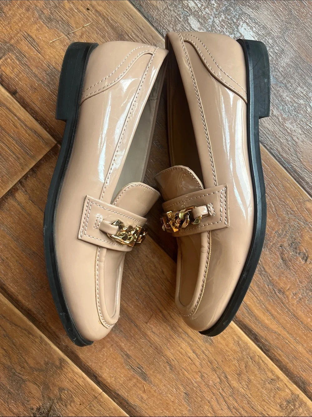 Guess Beige Patent Loafers with Gold Chain Detail - Size 7.5